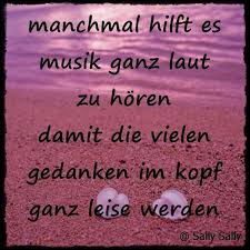 Manchmal Hilft Es Musik Ganz Laut Zu Horen Damit Die Vielen Gedanken Im Kopf Ganz Leise Werden Musik Gedanken Erste Hilfe