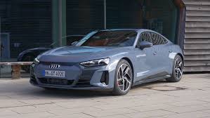 No, it is the car of the present, albeit wrapped in a package that, for most us, will be merely something to aspire to rather than actually own for the time. Audi E Tron Gt Fahrbericht Audi Erfindet Sich Neu Autogefuhl