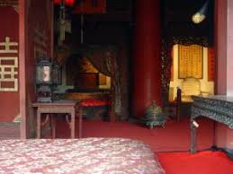Match furniture to the colors of the rug; Asian Style Interior Design Lovetoknow