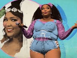 Её дебютный альбом, lizzobangers, был выпущен в 2013 году. How Lizzo Topped The Charts With Two Year Old Single Truth Hurts The Ringer