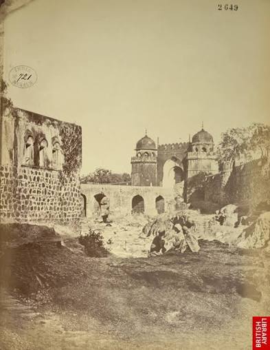 File:General view of the Mecca Gateway, Aurangabad; a photo by Henry Mack Nepean, 1868.jpg - Wikimedia Commons