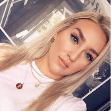 Hannah Jade's Instagram, Twitter & Facebook