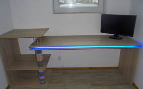 Als verbraucherportal helfen wir ihnen, einen geeigneten pc schreibtisch zu finden, mit welchen sie möglichst lange viel freude haben. Pin Auf Anwendungsbeispiele Plexiglas Makrolon Dibond Pvc