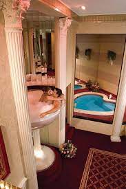 Champagne Glass Bath
