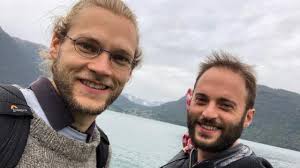 Two intrepid travellers, nans (nans thomassey) et mouts (guillaume mouton), embark on an experiment: Nus Et Culottes Nans Et Mouts Nous Avons Accompagne Une Famille Dans Le Deuil La Roche Sur Yon Maville Com