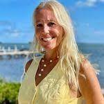 Flora Tuttle's Instagram, Twitter & Facebook