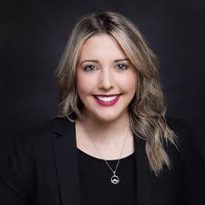 Leanna Ashley's Instagram, Twitter & Facebook