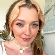 Sophie Knowles's Instagram, Twitter & Facebook