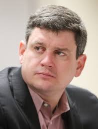 Sabotaged signs signal nasty finish