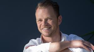 Round the Twist: Child actor who played Bronson directs Modern Family