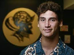 Shawn Tosh's Instagram, Twitter & Facebook