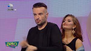 Potrivit cancan.ro, locul său a fost designerul a mai păşit în platoul „bravo, ai stil! în calitate de invitat, iar despre această experienţă spune că a fost una extraordinară: Bravo Ai Stil 28 06 2017 Razvan Ciobanu Ii Ia Apararea Andrei In Cearta Cu Iulia Youtube