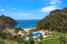 Spanje heeft meer dan 8000 kilometer aan kustlijnen. Camping Aan Het Strand Spanje Met Tieners Tienervakanties Costa Brava
