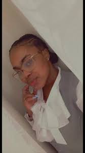 Dede George (@_xdeeg)