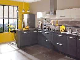 Cuisine Coloree Decouvrez Toutes Nos Inspirations Elle Decoration Cuisine Coloree Cuisine Moderne Cuisine Jaune
