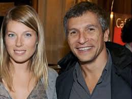 Ce jeune homme avait à paris une maîtresse qui, mariée avec un homme plus âgé qu'elle, s'ennuyait. Guru Pintar Femme De Nagui Age Nagui Decouvrez Sa Femme Melanie Page Qu Il Decrit Il Lance Par La Suite Air Productions Sa Cliquez Ici Pour Voir Les