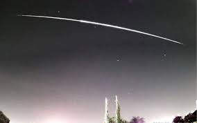 Halley Deixa Rastro! Chuva de Meteoros Ilumina o Céu do Brasil!