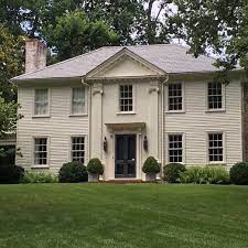 Maybe you would like to learn more about one of these? Limestone Boxwoods Instagram Limestoneboxwoods A Creamy White House In Atlanta Designed By S Painted Brick House Limestone Exterior Architecture House