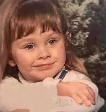 Me puse a enamorar a mi marido desde una cuenta falsa, y ahora me anda  pidiendo fotos prohibidas porque su mujer ya no lo atiende bien. (Por lo  menos no me negó