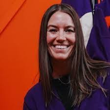 Alison Harlan's Instagram, Twitter & Facebook