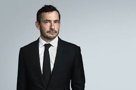 Profitez de millions d'applications android récentes, de jeux, de titres musicaux, de films, de séries, de livres, de magazines, et plus encore. Giles Coren On His New Quiz Show 500 Questions And Competing With His Sister Radio Times
