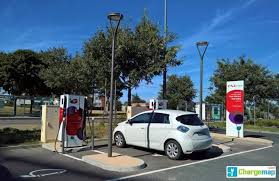 Lyon Metropole 900 Points De Recharge Electrique D Ici 2020 Vehicules Electriques Electrique Borne De Recharge