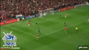 The best gifs are on giphy. Manuel Neuer Vs Van Der Sar Manchester United 4 1 Schalke 04 Champions League Animated Gif