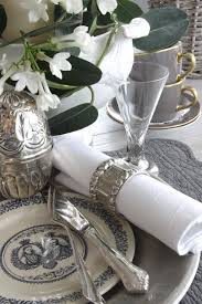 La Maison Gray Silver Grey And White Table Setting Elegant Beautiful Table Settings Elegant Table Beautiful Table
