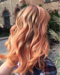 At the same time, however, naturally blonde individuals have an average of 140,000 strands of hair on their scalp, by far the greatest density of any natural shade. Hair Streaks 20 Updated Ways To Wear This Trend All Things Hair Us