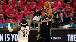 Starting 5: Trio of thrilling games on Monday; Looking ahead to Tuesday's slate