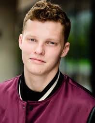 Kitty Helton's Instagram, Twitter & Facebook