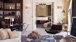 Room is equipped with cable tv, high speed internet, a/c, radio, alarm clock and direct dial что доступно гостю guests will have access to all amenities on site including the work space, the breakfast area, the living room and the patio. Lake Geneva Luxury Hotel Four Seasons Hotel Des Bergues Geneva