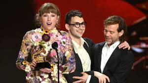 Anoche 14 de marzo del 2021 se llevó a cabo la 63ª entrega de los grammys y como cada año se generó polémica en algunas categorías. Dvzu1j1u1bsim