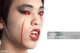 Mor Göz Iris Kan Ağlayan Kadın Vampir Stok Fotoğraflar & Kan'nin Daha Fazla  Resimleri