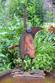 Skulpturen sie aus schrott von richard serra, sarreguemines, financial district, plateau de kirchberg, luxemburg, europa skulpturen sie aus schrott von richard serra metall soldat, die eindringliche von martin galbavy, dorset, england. Chris Kircher Altmetallkunst Metallskulptur Skulpturen