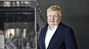 Quick hands and good hockey sense. Bez Utoku Komarka A Berana By Nase Firmy Prezily Tvrdi Byvaly Majitel Skupiny Vitkovice Jan Svetlik Hospodarske Noviny Ihned Cz