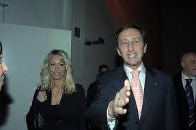 A pranzo con un capo. Gianfranco Fini Elisabetta Tulliani L Amore E Gli Affari Archivio Pizzi Formiche Net
