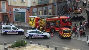 Page officielle de la ville de rive de gier dans la loire en. Rive De Gier Une Voiture Decapotable Percute Une Facade Son Conducteur Prend La Fuite