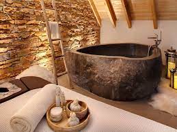 Jacuzzi, idéal pour 2 personnes, et vue magnifique sur les collines verdoyantes. Bulle De Reve A Deux Dans Un Hotel Avec Spa En Alsace