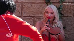 Bei „promi big brother überrascht emmy russ mit einem geständnis. Promi Big Brother 2020 Emmy Russ Auf Flirtkurs Mit Ikke Nurnberger Blatt