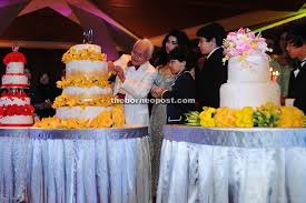 Previously he was chief minister of sarawak from 1981 to 2014. Taib Mahmud S Wife Gives Him An Rm1 5 Million Bentley For His 80th Birthday