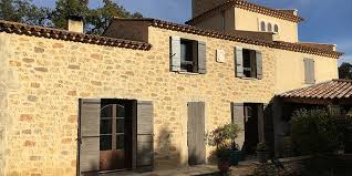 Salut a tous je cree ce topic pour vous parler de ma premiere experience avec le sablage de mur interieur en pierre. La Pierre Apparente La Touche De Chaleur De Cette Facade