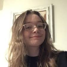 Abigail Lowry's Instagram, Twitter & Facebook