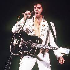 Die familie gab darauf privat eine obduktion in auftrag. Elvis Presley Der Einsame Tod Des King Of Rock N Roll Der Spiegel