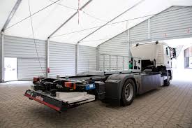 Over 100,000 english translations of german words and phrases. Elektro Lkw Meyer Meyer Testet Batteriewechsel Elektromobilitat E Mobilitat News Logistra Fachmagazin Fur Nutzfahrzeug Fuhrpark Und Lagerlogistik Intralogistik Flurforderzeuge Lagertechnik Lkw