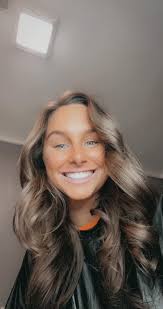 Last color of the year!✔️ Did a fun makeover from blonde to cool brunette 