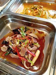 pad thai gung at ruen thai restaurant thalwil switzerland looking good at first seen not too picture of ruen thai thalwil tripadvisor