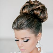 Jan 03, 2022 · acconciature capelli ricci semplici. 1001 Idee Per Capelli Raccolti Per Look Di Tendenza