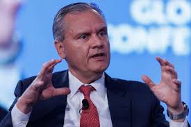 Honeywell's Adamczyk Turns Over CEO Role To Kapur; M&A Possible