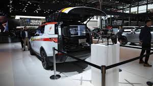 Land Rover Builds Discovery Rescue Vehicle For Austrian Red Cross Rescue Vehicles Land Rover Red Cross